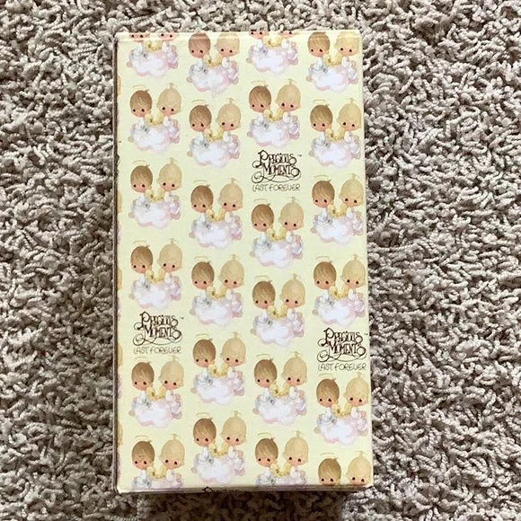 NIB-Precious Moments December - Picture 4 of 8